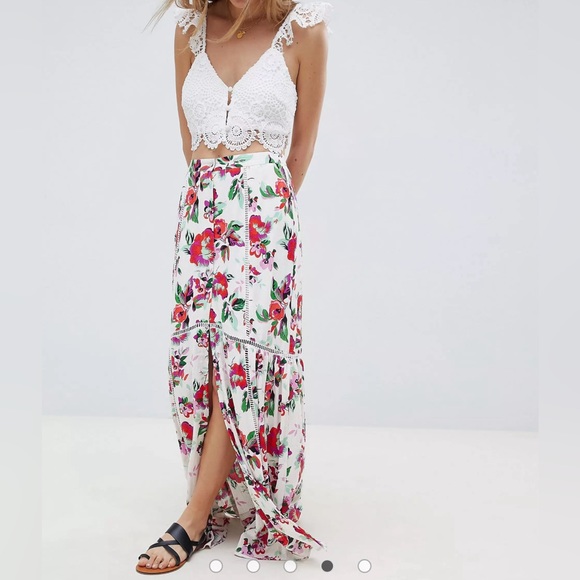 ASOS DESIGN Crinkle Maxi Skirt with Lace Trim Detail - Picture 2 of 8